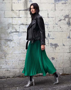Green Envy Pleated Skirt - Black/Green