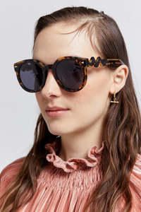Karen Walker: Super Wavy Duper Two Torts