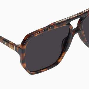 Rodeo Sunglasses - Dark Tort w. Gold Metal/Black Lens