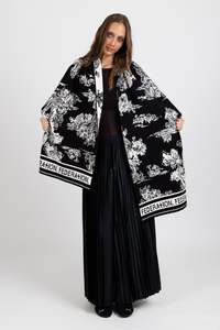 Womens Knitwear 1: River Scarf - Black/White