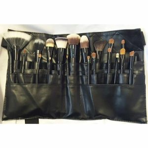 Crown Pro: Crown Pro 23 Piece Essential Brush Set + Zipper Apron
