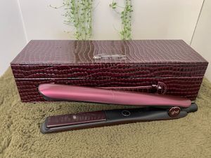 Ghd: NEW GHD GOLD® HAIR STRAIGHTENER CHERRY CHIC