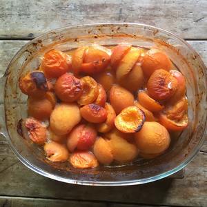 Recipes: Baked Apricots with Macadamia Cream