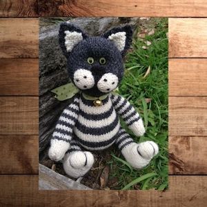 Knitting And Crochet Patterns Toys: Oreo the Cat Knitting Pattern