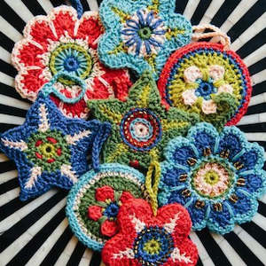 Beaded Christmas Decorations Pattern by Janie Crow