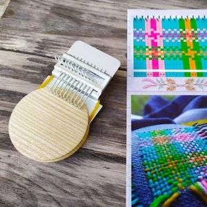 Pins And Hand Sewing Needles: Mini Weaving Loom