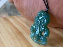 Jewellery: NZ Pounamu Heitiki pendant