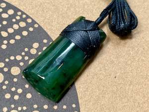 Necklaces: NZ Pounamu Toki pendant small
