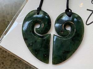 Nz Greenstone Pounamu: NZ Pounamu Joined Heart pendant (set 2)