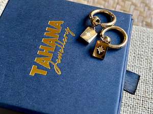 Earrings: Whetū Huggies Earrings