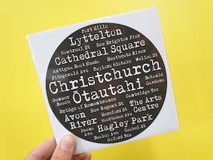 Art Prints: Restickable round sticker - Ōtautahi