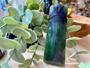 NZ Pounamu Toki pendant medium