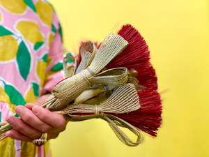 Gifts For Peeps: Harakeke Pōhutukawa flowers