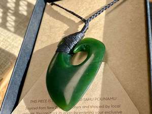 Christchurch Otautahi Design: Ngāi Tahu Pounamu Hei Matau Pendant Large