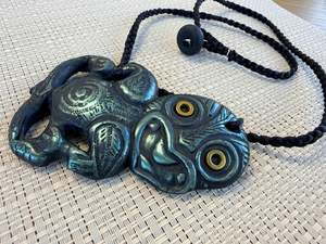 Necklaces: Heitiki pendants - Carved Tanerore