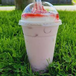 Available: Strawberry Dream Latte (with Ice, Large-16oz)