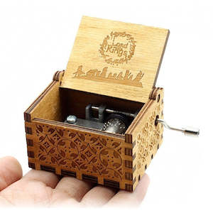 Music Box: Lord of the rings Music Box Hand Crank Carved Wooden Musical Box