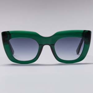 HARLOT WHORE EMERALD