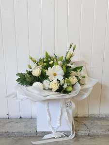 Get Well Soon: Pretty Posy - White