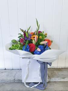 Flowers: Pretty Posy - Summer Garden