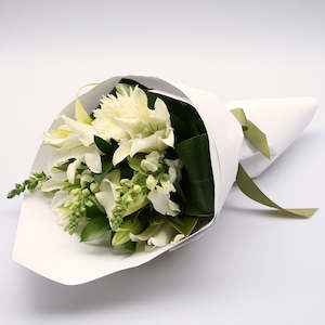 Christmas Flowers: Elegant White Bouquet - Christmas Edition