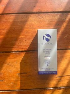 Products: iSclinical Extreme Protect SPF 40 Beige 100g