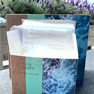 Feeding Accessories: 30 x Ziplock 200 ml Milk Storage Bags