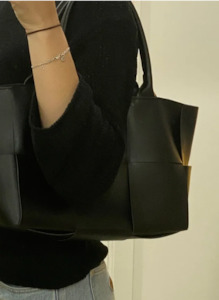 Bags Wallets: Pauline bag