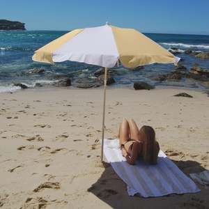 Beach Essentials: Sunnylife Compact Beach Umbrella Butternut