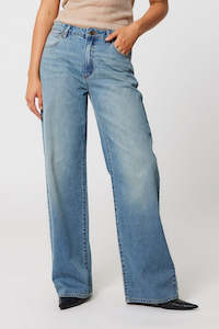 Womens Demin Jeans: Abrand 95 Baggy Gisele Tint Mid Blue