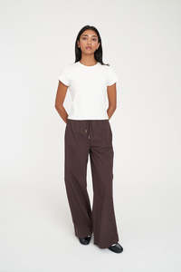 Size 8: Huffer Sabine Lounge Pant Chestnut