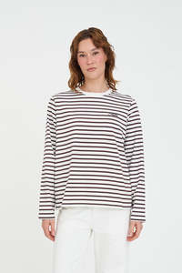 Essentials Womens: Huffer Oui Oui L/S Relax Tee Chestnut