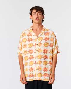 Size Xl: Critical Slide Mojo SS Resort Shirt Ecru