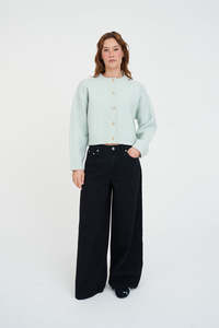 Essentials Womens: Huffer Elle Crop Cardigan Mint