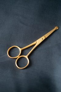 Scissors: MERCHANT & MILLS SHORT BLADE SAFETY SCISSORS GOLD