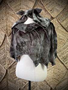 Large: Gargoyle Pekapeka Poncho