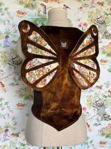 Front Feature: Faewing Vest in Ancient Rust