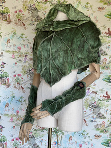Poncho: Snowdrop Leafae Poncho Set
