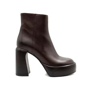 Elena Iachi: Elsa - Brown