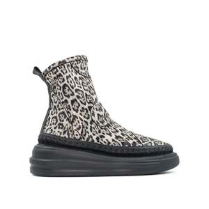 Nils - Leopard