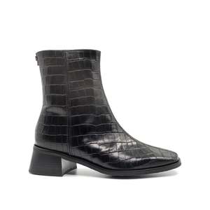 Wonders: Neville - Black Croc