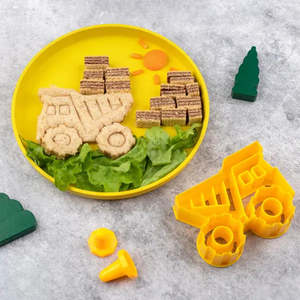 Lunch Punch Sandwich Cutters, Construction (Set of 2)