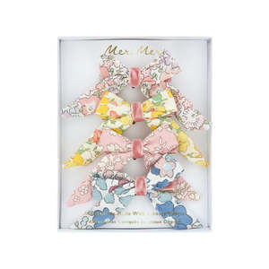 Whats New: Floral Pattern Hair Clips