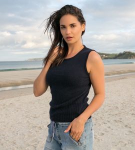 Products: Round Neck Ladies Vest – Heirloom Woollen Collection