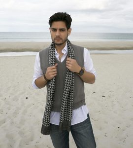 Products: Harlequin Scarf – Heirloom Woollen Collection