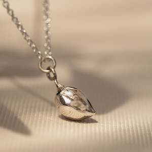 Necklaces: Olive Necklace