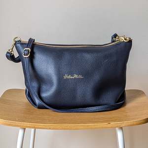 Ready to ship - Mini Tuck - Navy