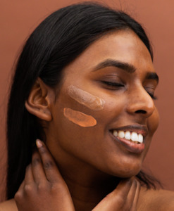 Iammi: Sun Kissed Tinted Serum - Bronzy Glow