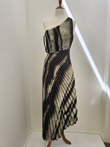 Preloved: AX PARIS size 12 pleated dress