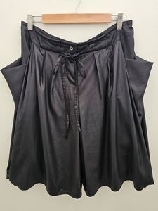 RICHARD MOORE size 12 layered shorts